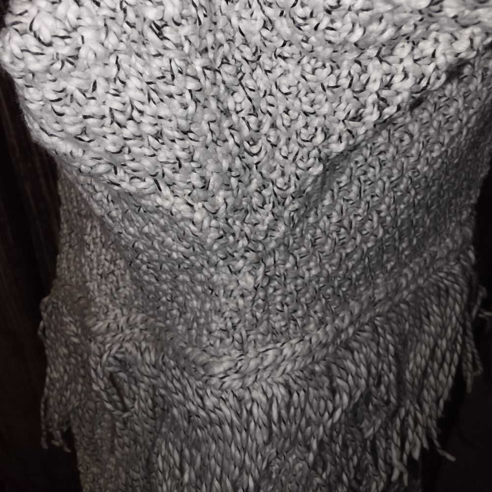 Cupcakes And Cashmere Calypso Fringe Cardigan Size S Gray/Black - Picture 6 of 9